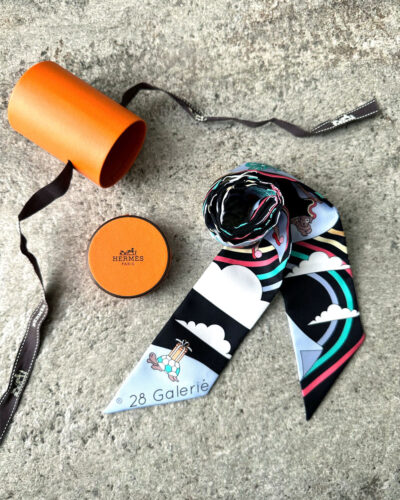 Hermes Carres Volants Black Silk Twilly