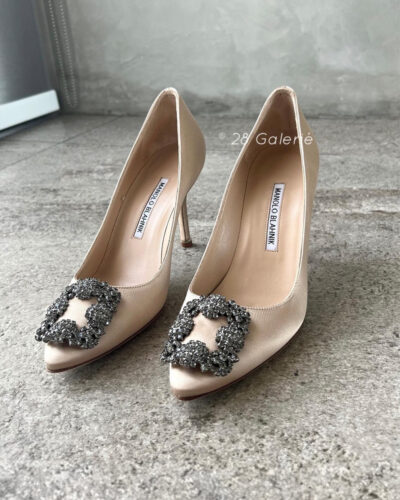 Manolo Blahnik Hangisi Embellished Satin 70 Pumps s36