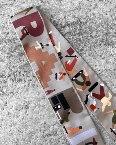 Hermes Etoupe/Brun/Kaki Figures Libres Silk Twilly