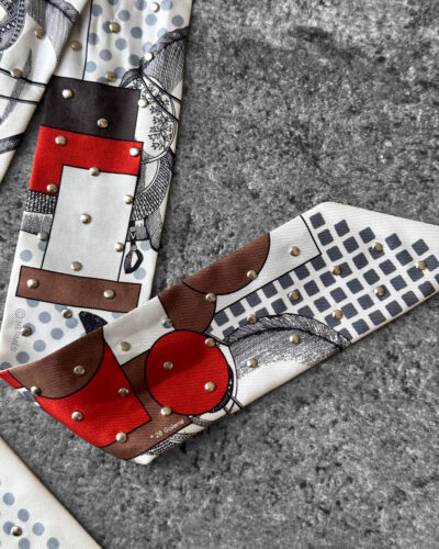 Hermès Blanc/Gris/Brun Cavalier en Formes Studded Twilly