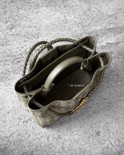 Bottega Veneta Small Andiamo Top Handle Bag in Cypress Intrecciato suede. A refined, structured silhouette showcasing timeless craftsmanship and elegance.