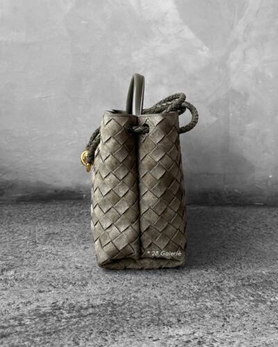 Bottega Veneta Small Andiamo Top Handle Bag in Cypress Intrecciato suede. A refined, structured silhouette showcasing timeless craftsmanship and elegance.